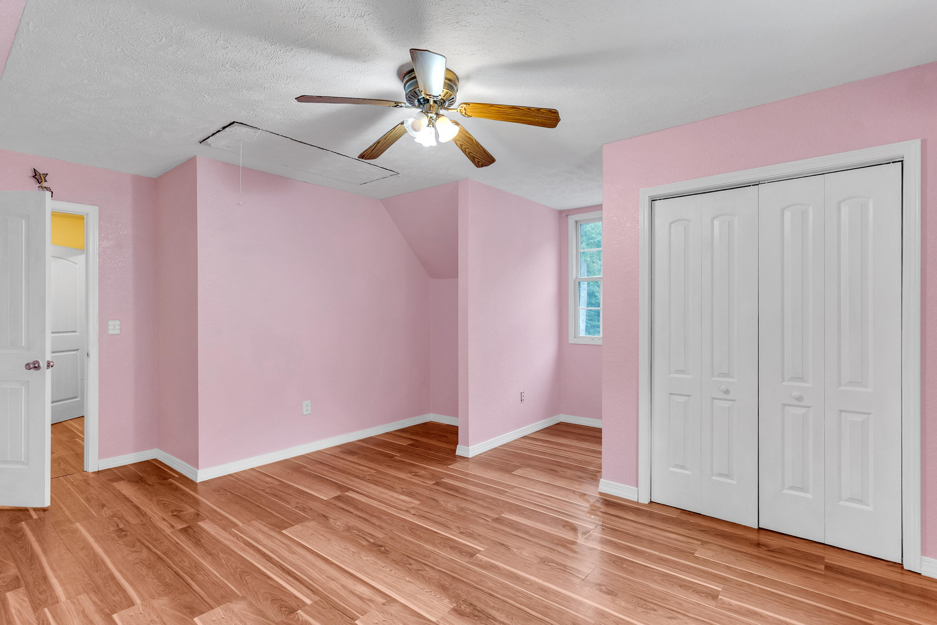 2402 Mountain Laurel Road Northeast Norton, VA 24273 - Photo 32 of 40 D41E818E-C537-4853-B0E1-AEB1B7B0D4F3