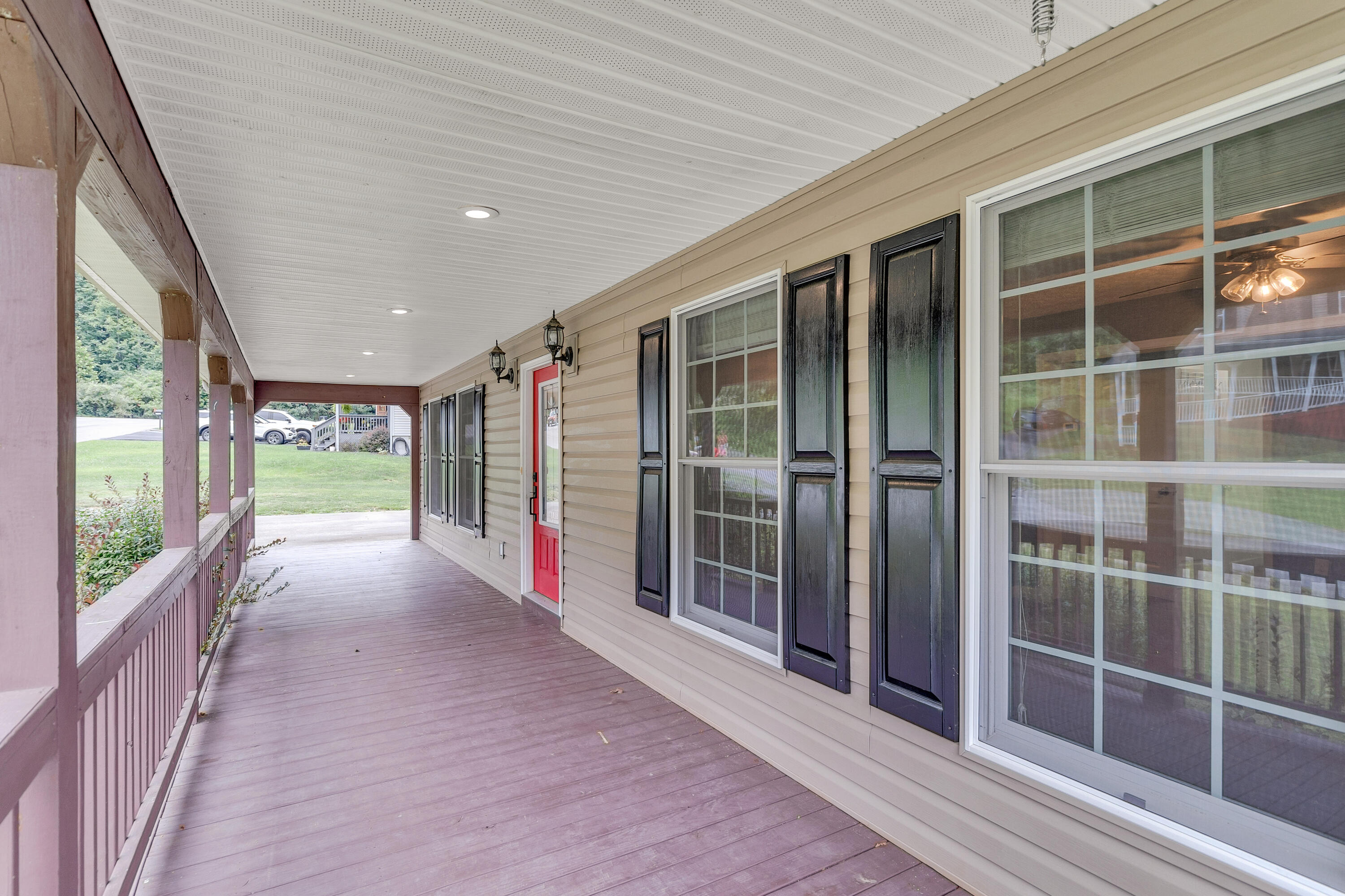 2402 Mountain Laurel Road Northeast Norton, VA 24273 - Photo 5 of 40 D1173732-8EE0-49D9-8130-EEA4FF5264D1