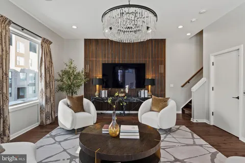 $1,249,000 | 3200 Parkview Walk, Philadelphia, PA 19125