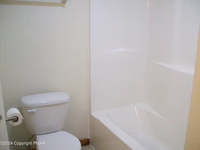 $1,400 | 5239 Goldenrod Avenue, Gouldsboro, PA 18424