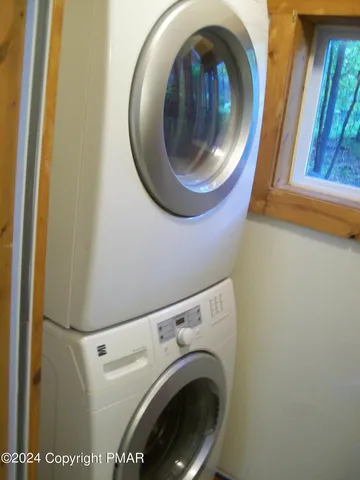 $1,400 | 5239 Goldenrod Avenue, Gouldsboro, PA 18424