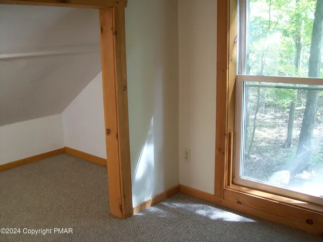 $1,400 | 5239 Goldenrod Avenue, Gouldsboro, PA 18424