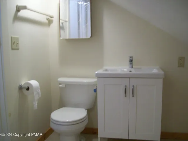 $1,400 | 5239 Goldenrod Avenue, Gouldsboro, PA 18424