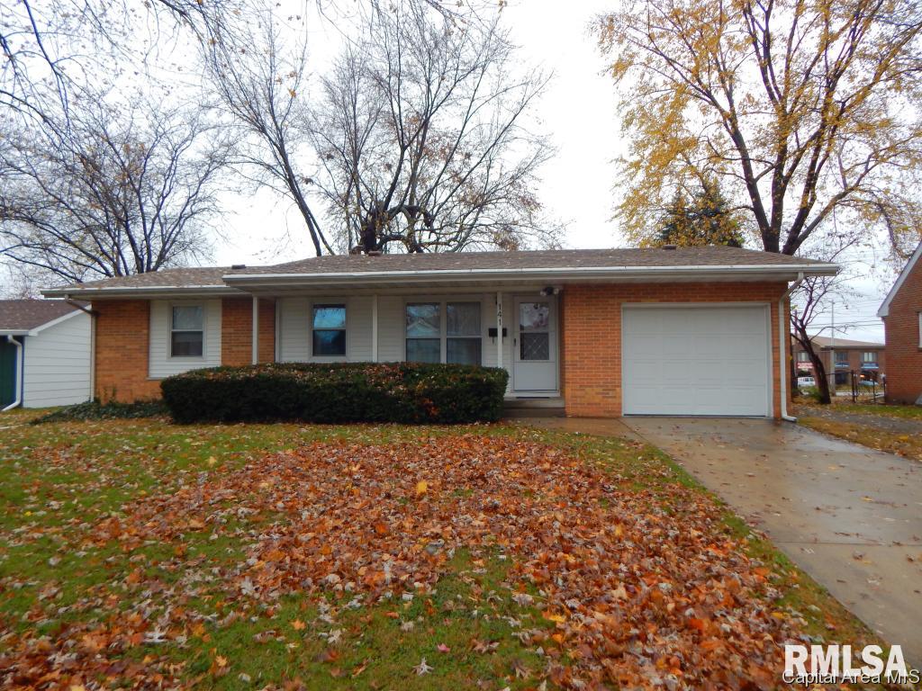 141 Nottingham Road Springfield, IL 62704 - Photo 1 of 15