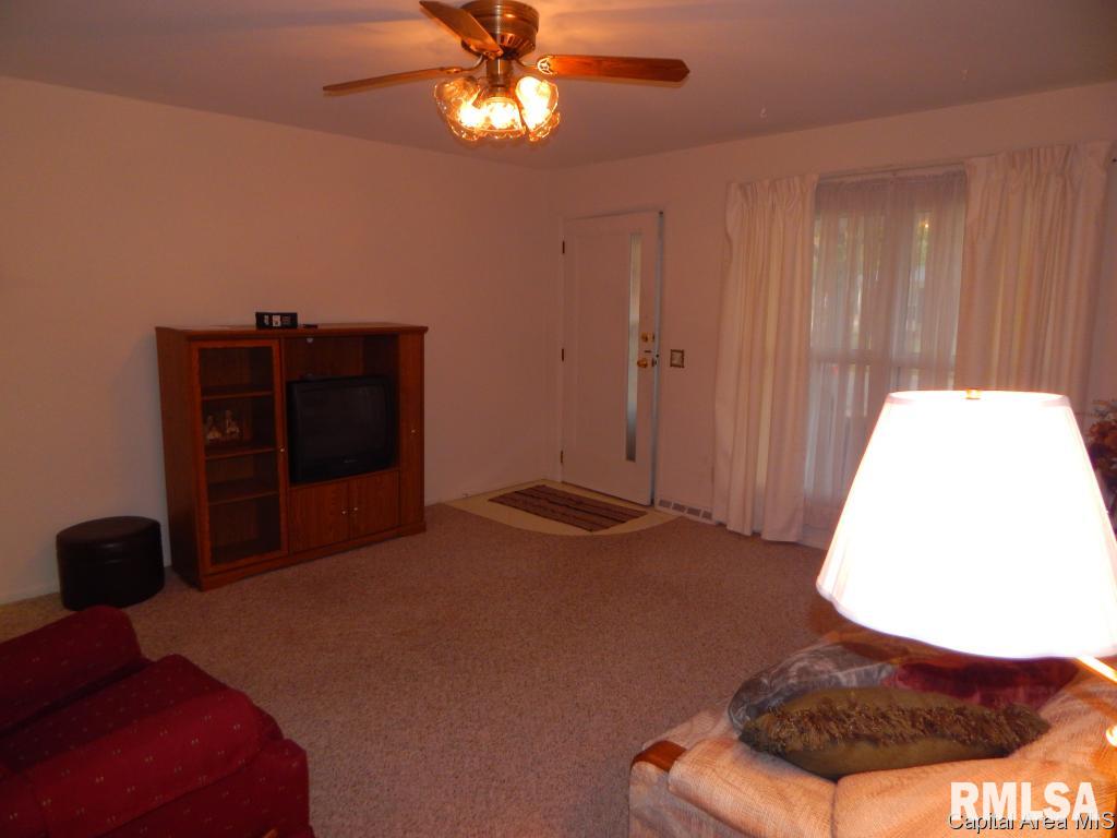 141 Nottingham Road Springfield, IL 62704 - Photo 2 of 15