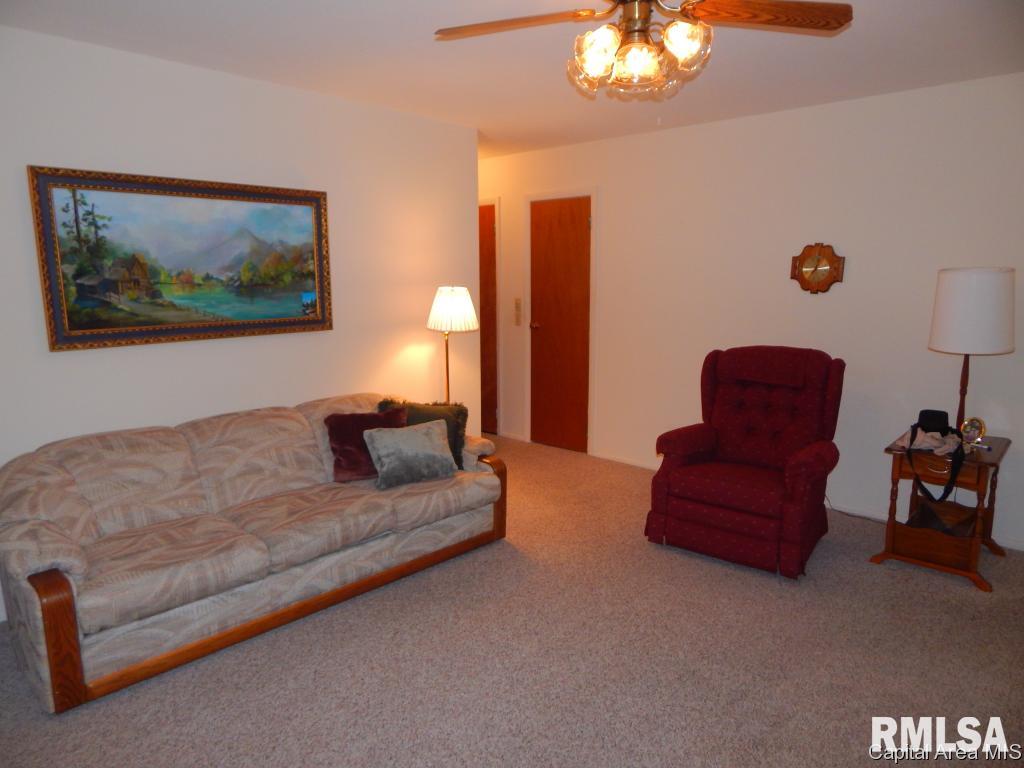 141 Nottingham Road Springfield, IL 62704 - Photo 4 of 15