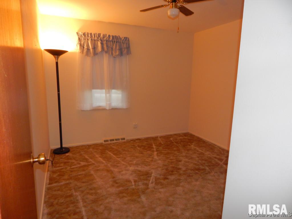 141 Nottingham Road Springfield, IL 62704 - Photo 7 of 15