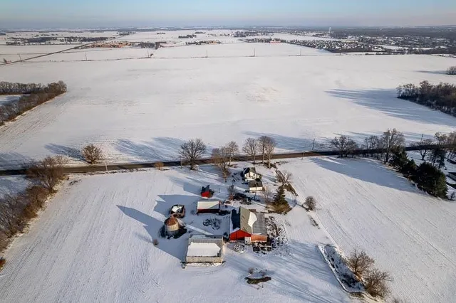 $1,599,000 | 9202 Town Hall Road, Belvidere, IL 61008