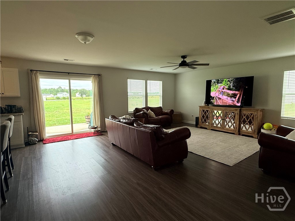 1244 Wilkins Road Midway, GA 31320 - Photo 20 of 58 Living Area