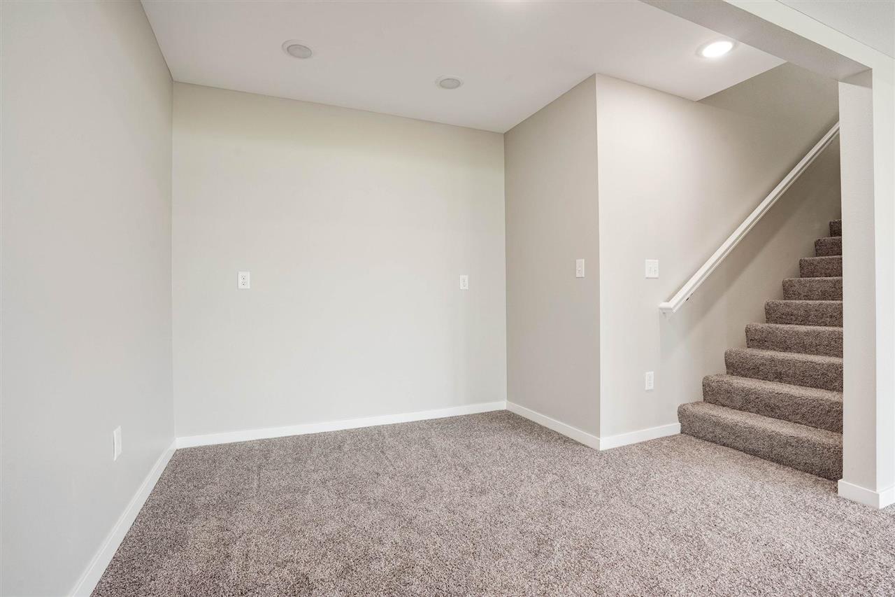 112 Cherry Lane Riverside, IA 52327 - Photo 22 of 37 Gallery Image 22