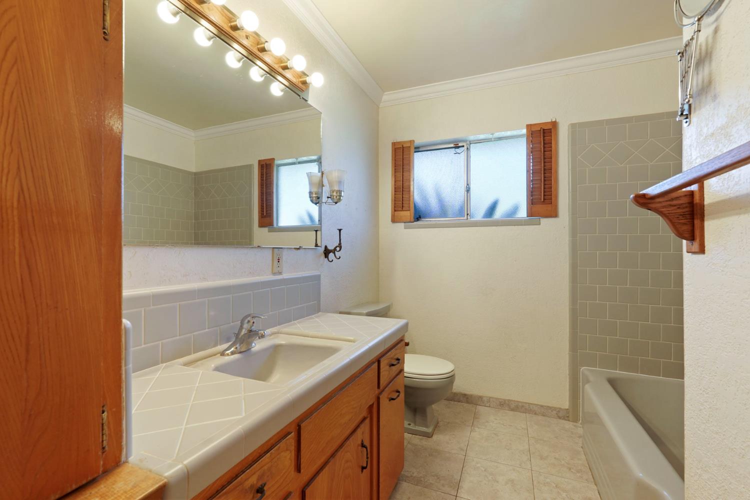 2489 Beecher Road Stockton, CA 95215 - Photo 18 of 41