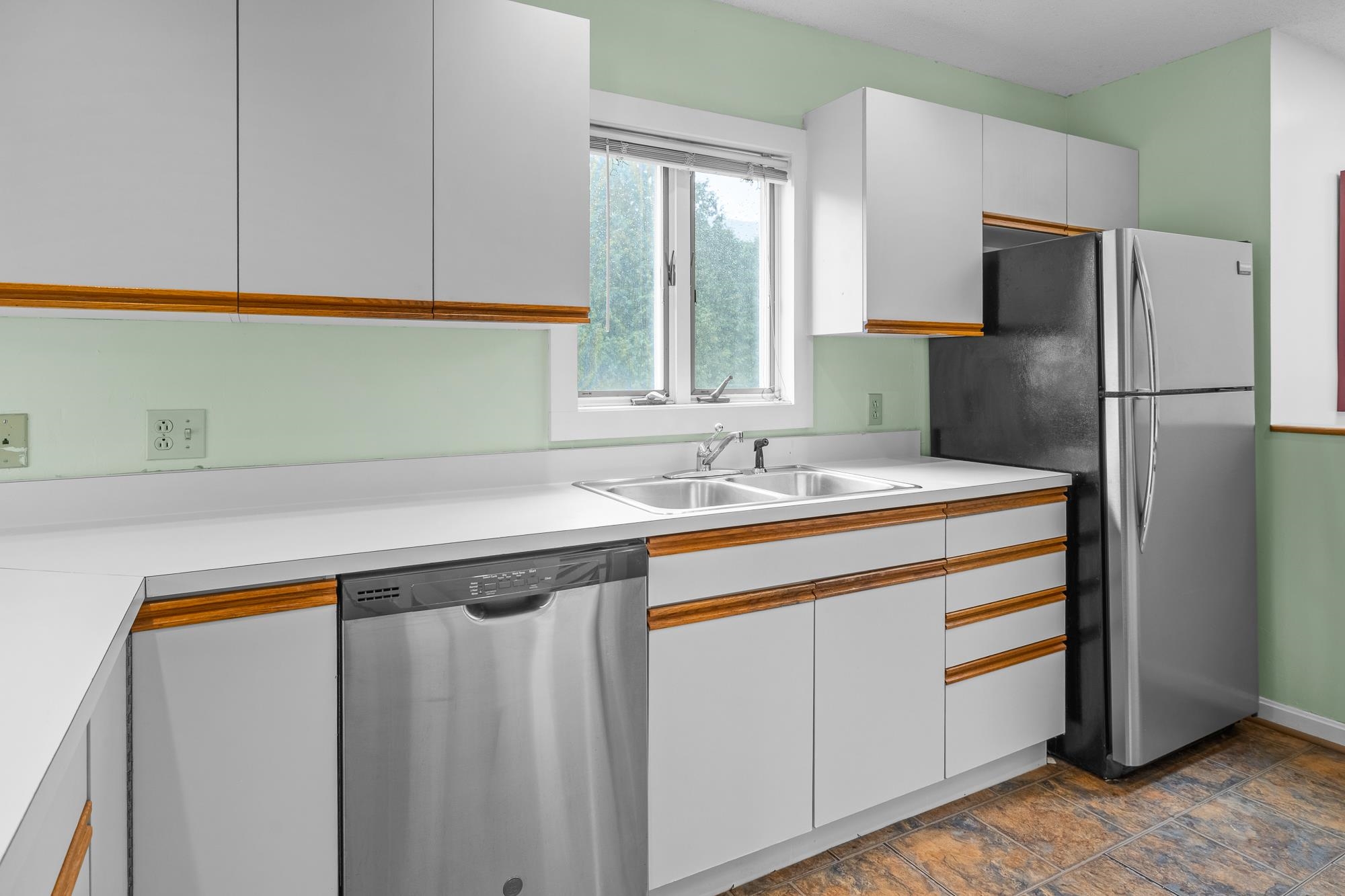 51 Russell Street, Unit D Arlington, VT 05250 - Photo 15 of 39