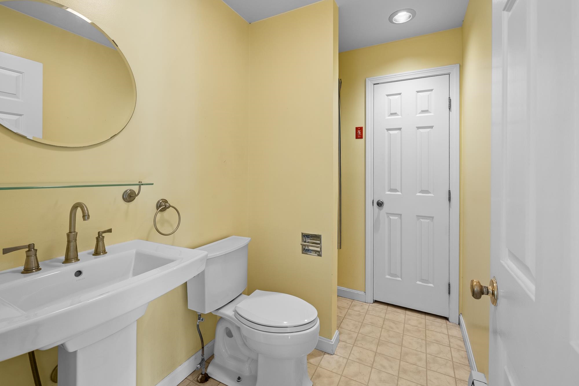 51 Russell Street, Unit D Arlington, VT 05250 - Photo 25 of 39