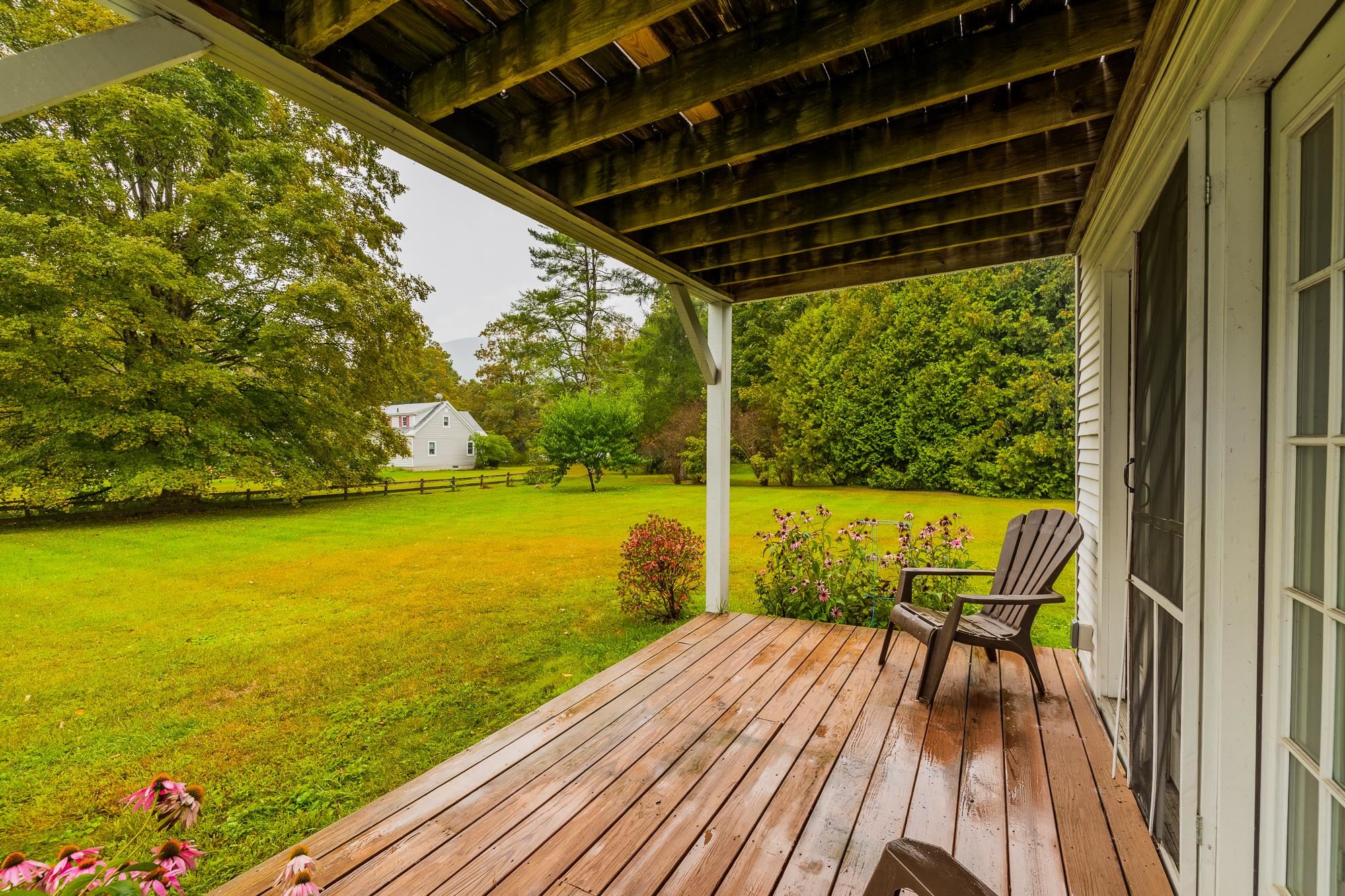 51 Russell Street, Unit D Arlington, VT 05250 - Photo 31 of 39