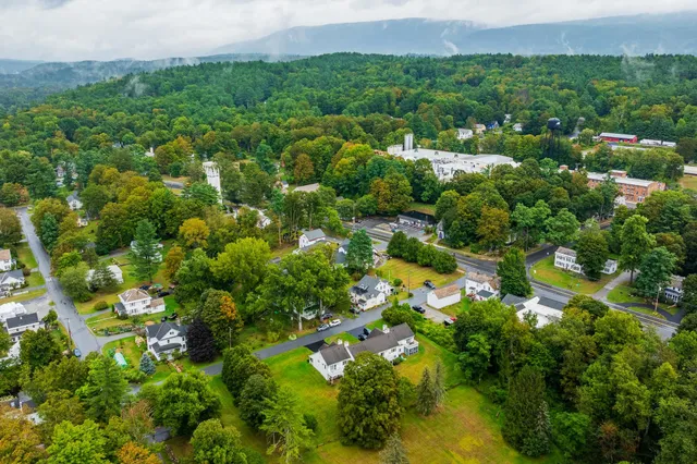 $289,000 | 51 Russell Street, Unit D, Arlington, VT 05250