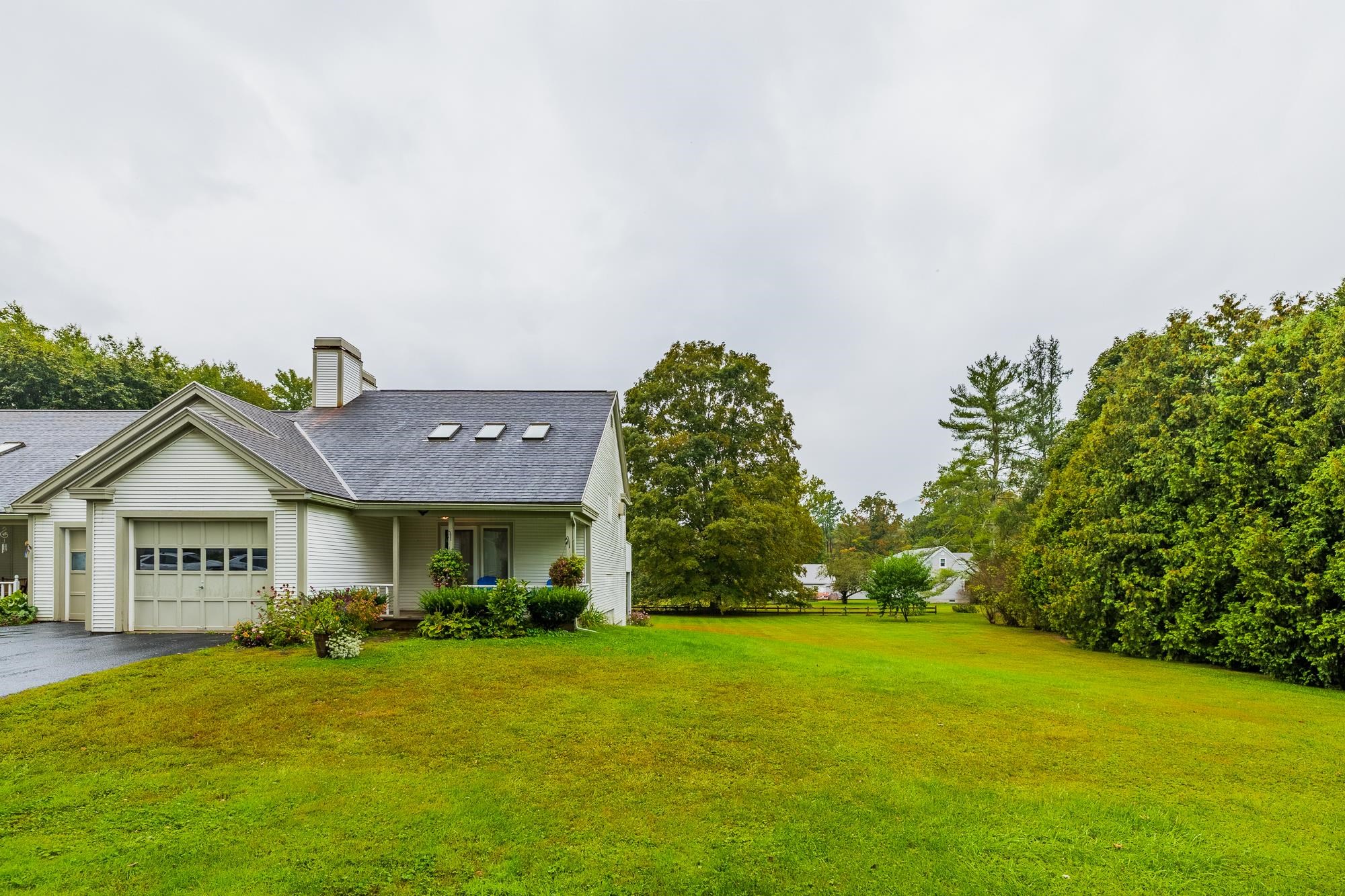 51 Russell Street, Unit D Arlington, VT 05250 - Photo 5 of 39