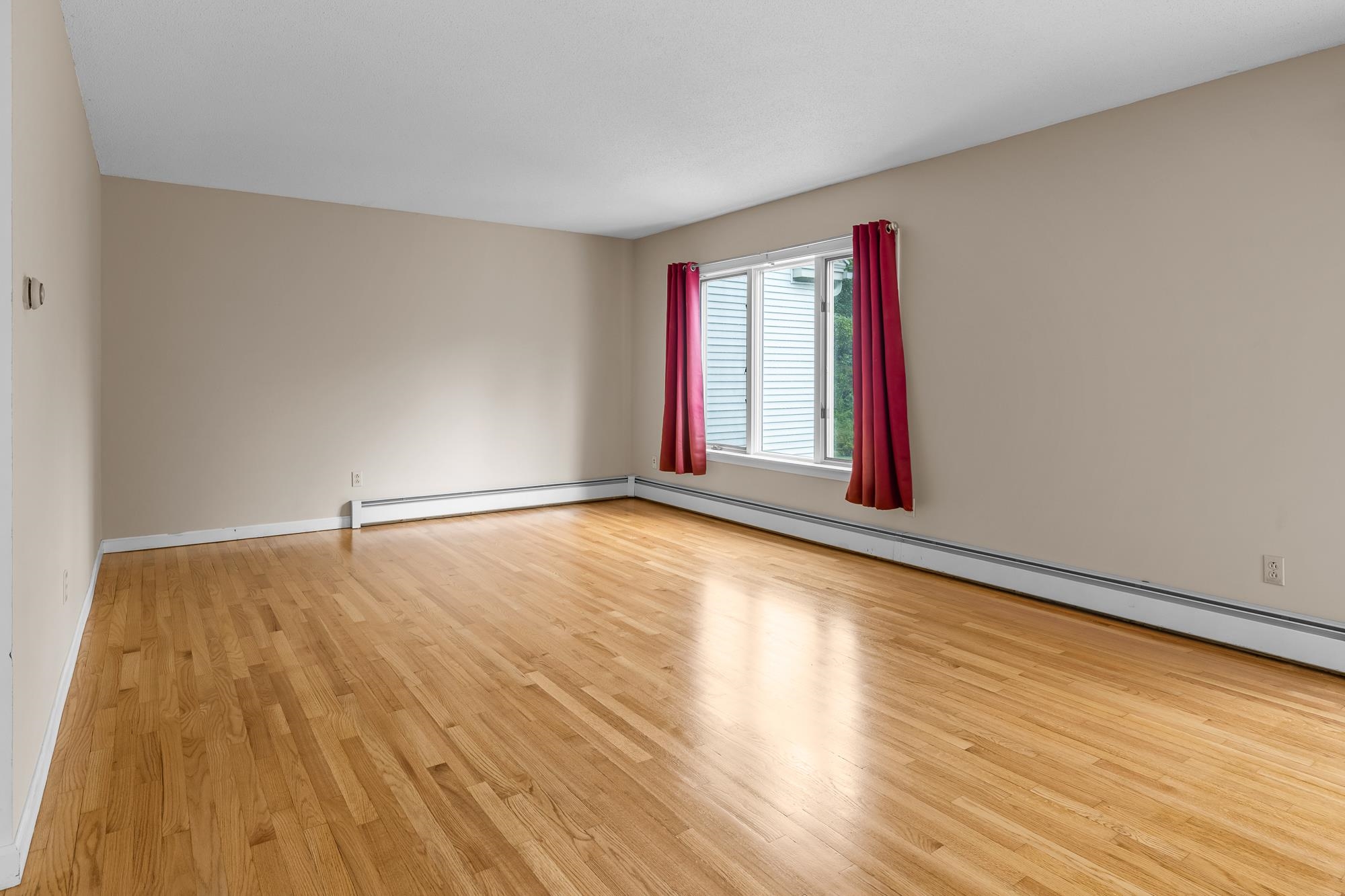 51 Russell Street, Unit D Arlington, VT 05250 - Photo 10 of 39