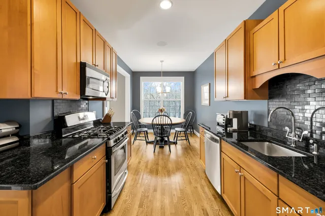 $575,000 | 162 Hunter Drive, Unit 162, Litchfield, CT 06759