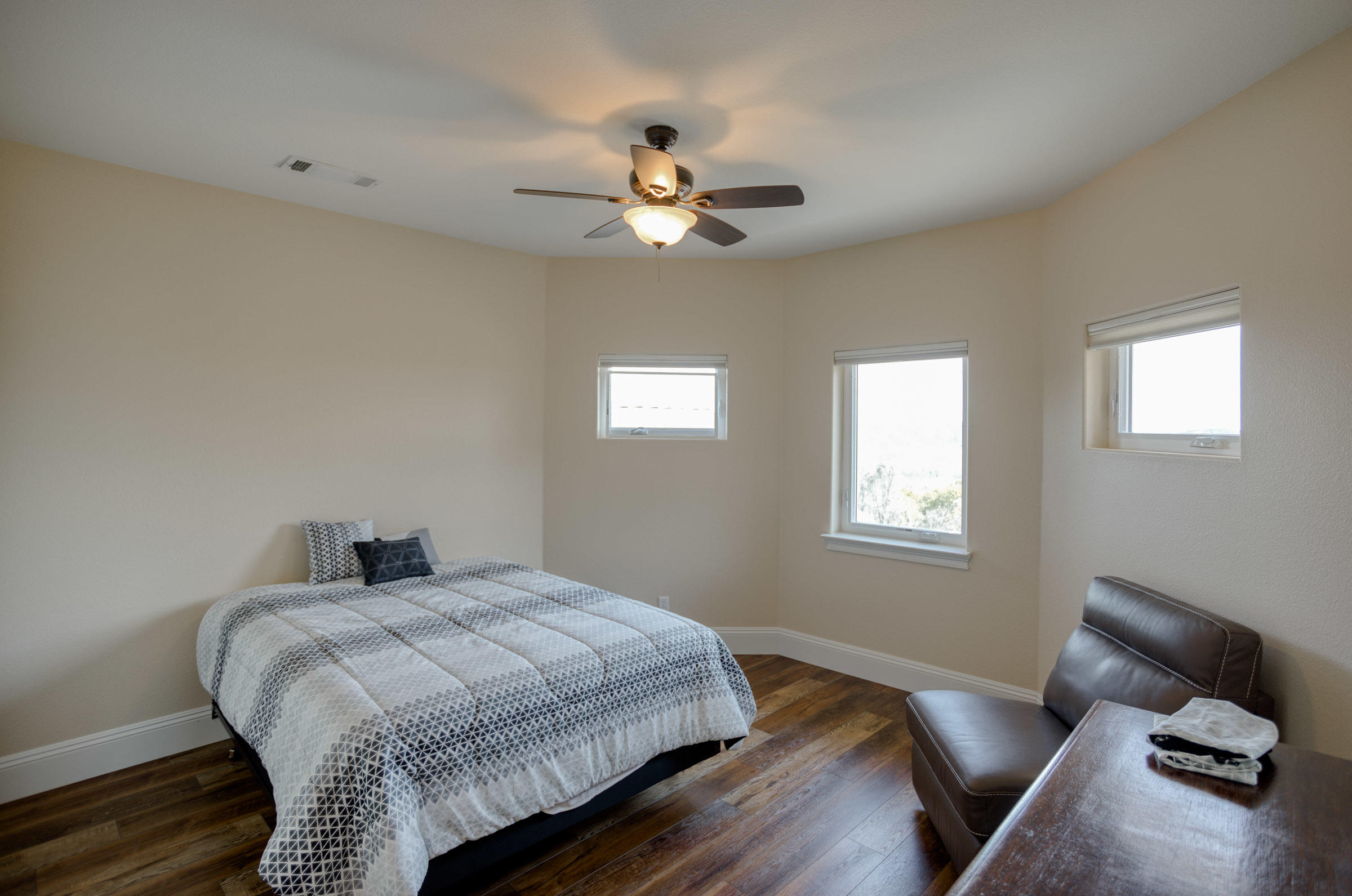 10235 Kangaroo Mine Road Redding, CA 96001 - Photo 24 of 56 Octagon Bedroom