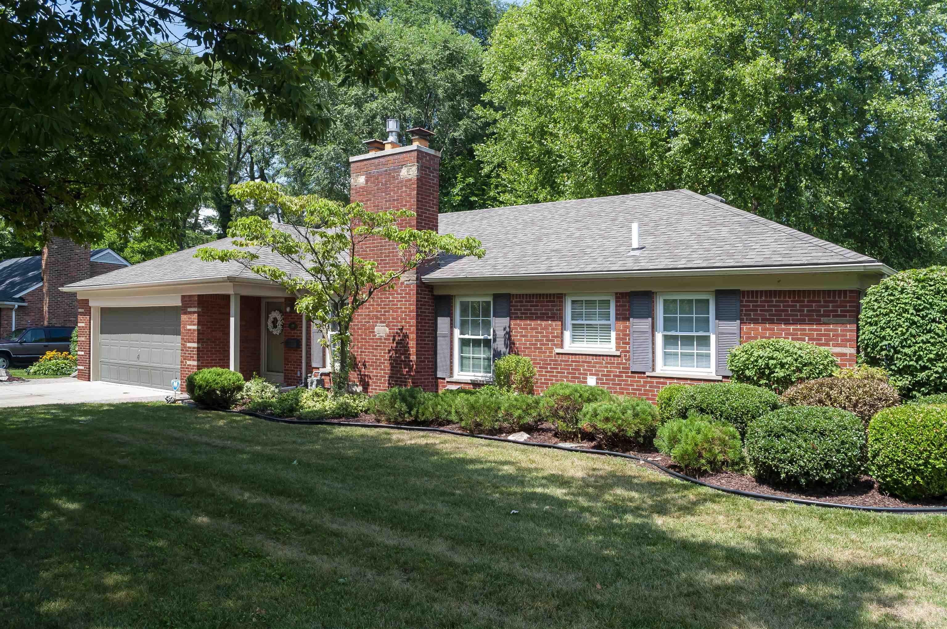 880 Shoreham Road Grosse Pointe, MI 48236 - Photo 2 of 46 50085857-1.JPG