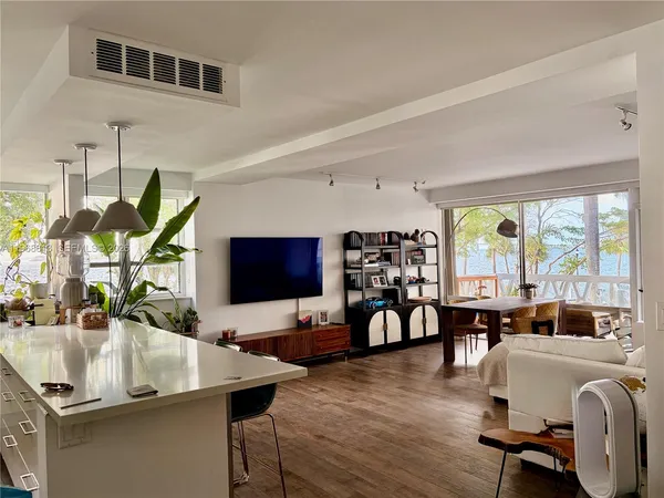 $4,850 | 1430 Brickell Bay Drive, Unit 205, Miami, FL 33131