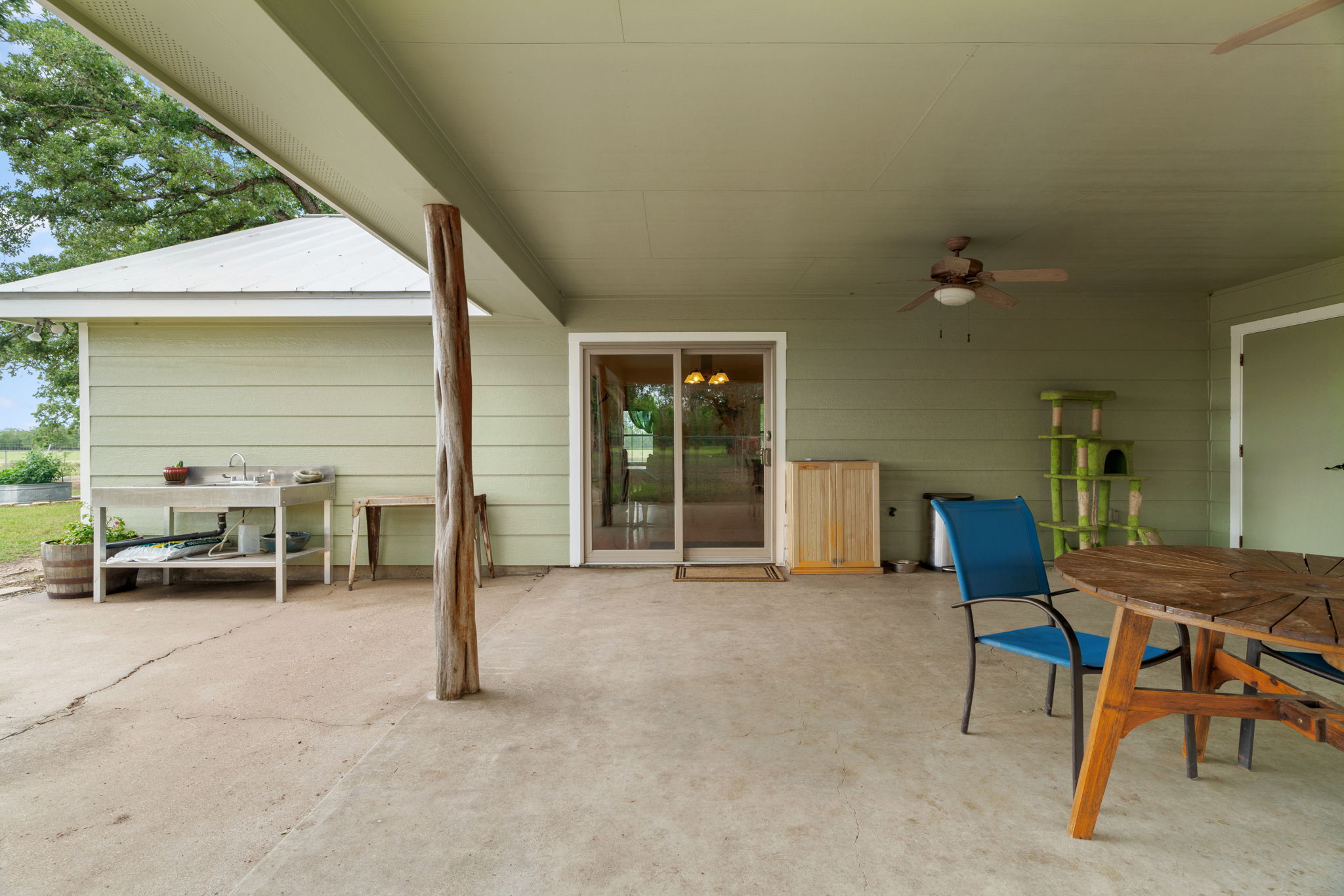 3434 Prairie-Lea Road Kingsbury, TX 78638 - Photo 31 of 38 a view of living room with furniture and a chair