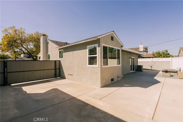 a front view of a house with garage