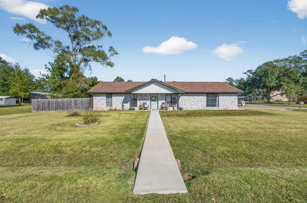 $218,400 | 355 County Road 761, Buna, TX 77612