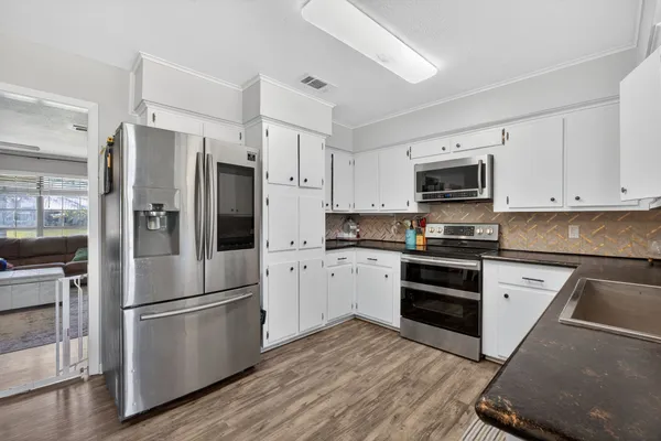 $218,400 | 355 County Road 761, Buna, TX 77612