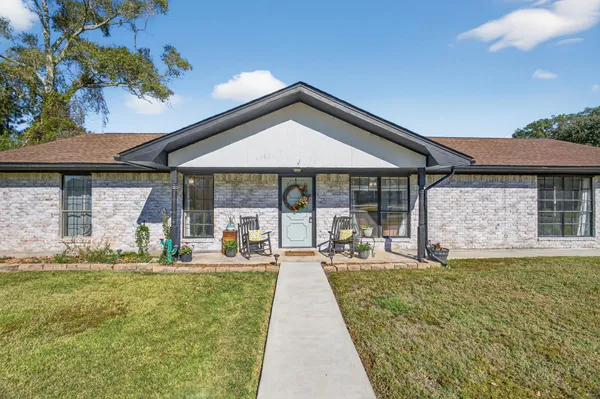 $218,400 | 355 County Road 761, Buna, TX 77612