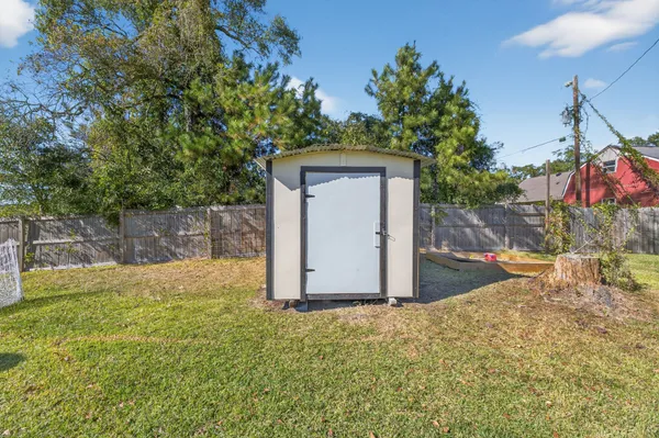 $218,400 | 355 County Road 761, Buna, TX 77612