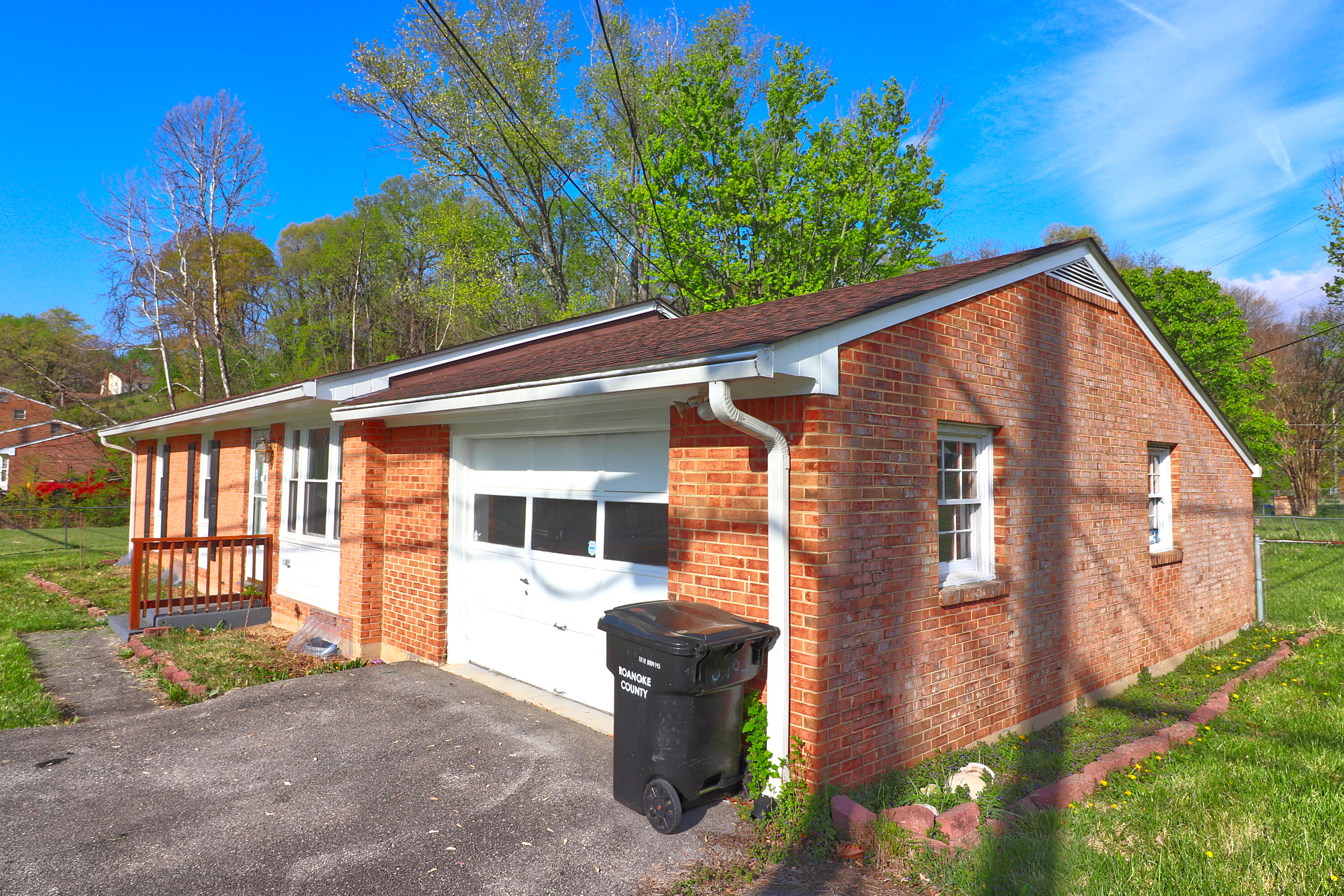 5703 Green Ridge Road Roanoke, VA 24019 - Photo 2 of 13 IMG_6214