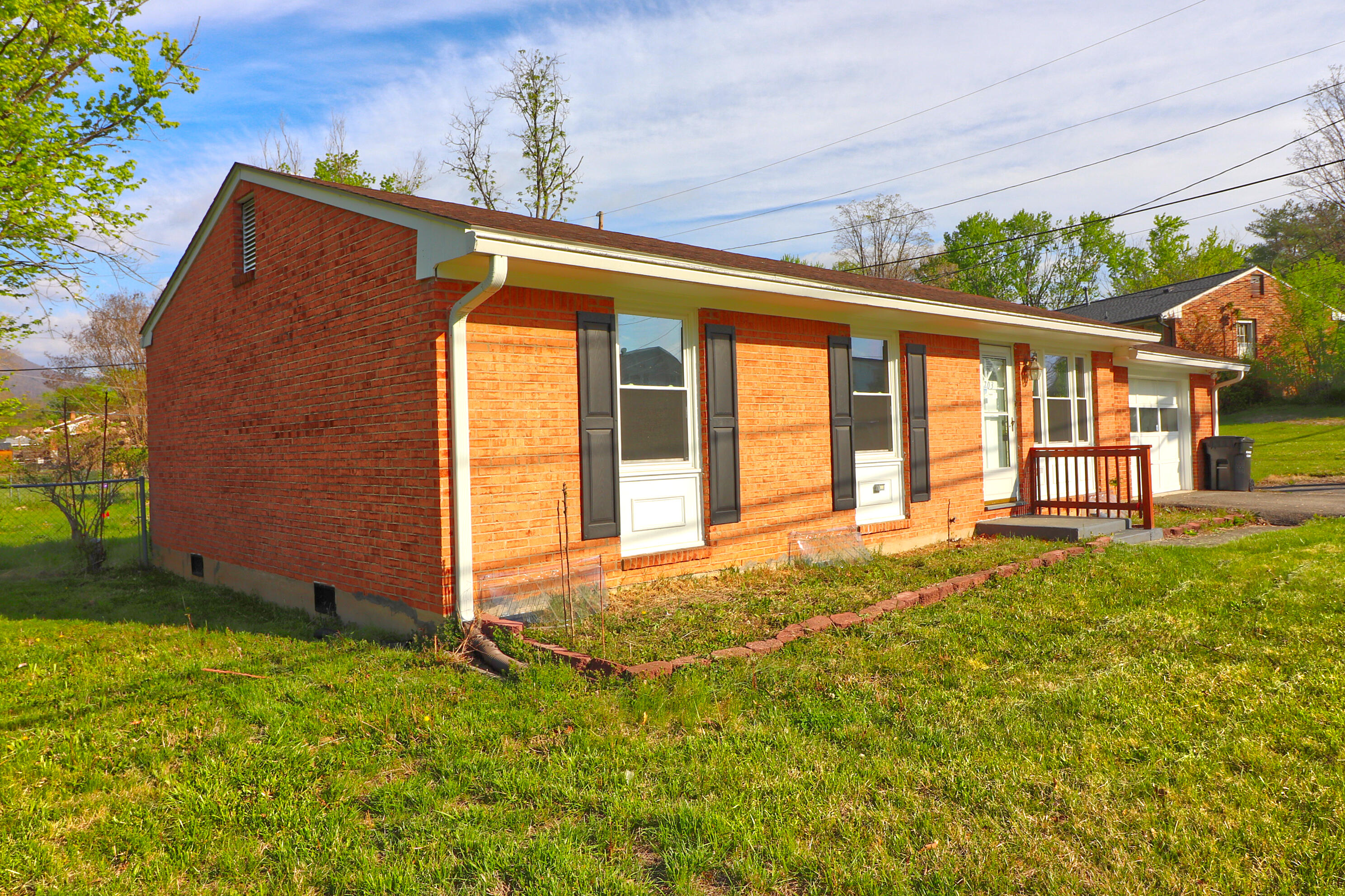 5703 Green Ridge Road Roanoke, VA 24019 - Photo 3 of 13 IMG_6224