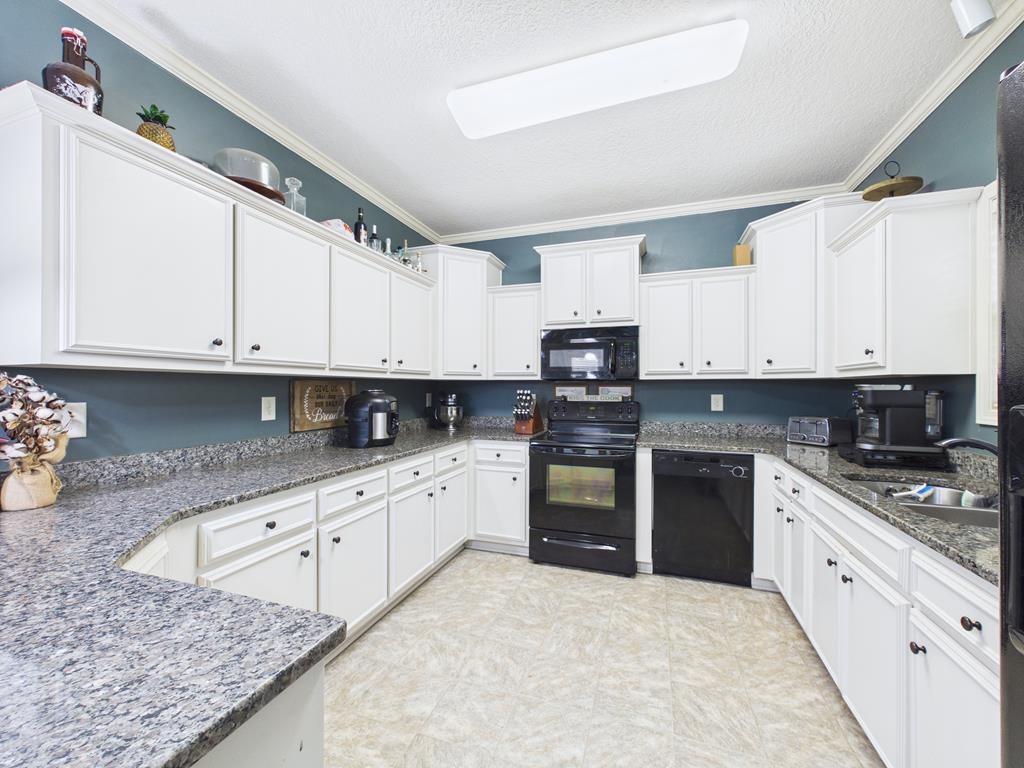 1355 Cloverdale Road Columbus, GA 31904 - Photo 11 of 44 KITCHEN