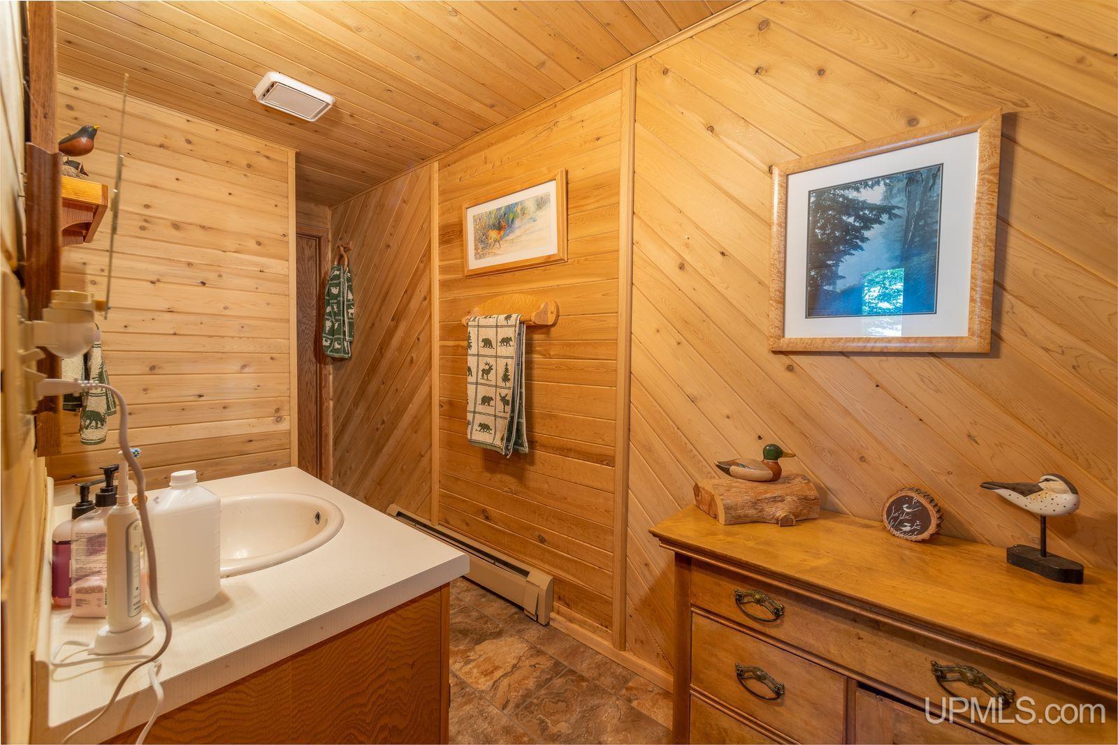 8 Gold Drive Ishpeming, MI 49849 - Photo 9 of 24