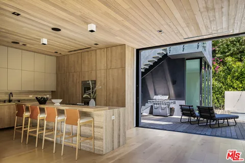 $4,295,000 | 952 North Laurel Avenue, Los Angeles, CA 90046