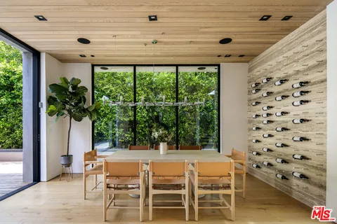 $4,295,000 | 952 North Laurel Avenue, Los Angeles, CA 90046