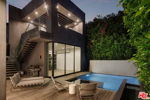 $4,295,000 | 952 North Laurel Avenue, Los Angeles, CA 90046