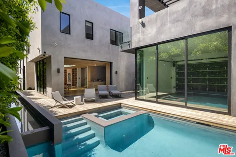 $4,295,000 | 952 North Laurel Avenue, Los Angeles, CA 90046