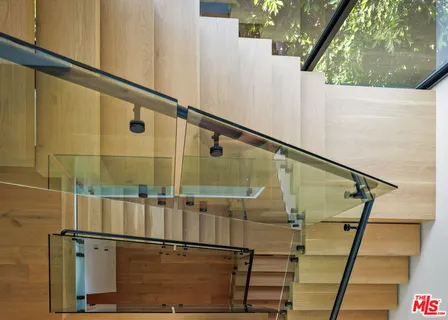 $4,295,000 | 952 North Laurel Avenue, Los Angeles, CA 90046