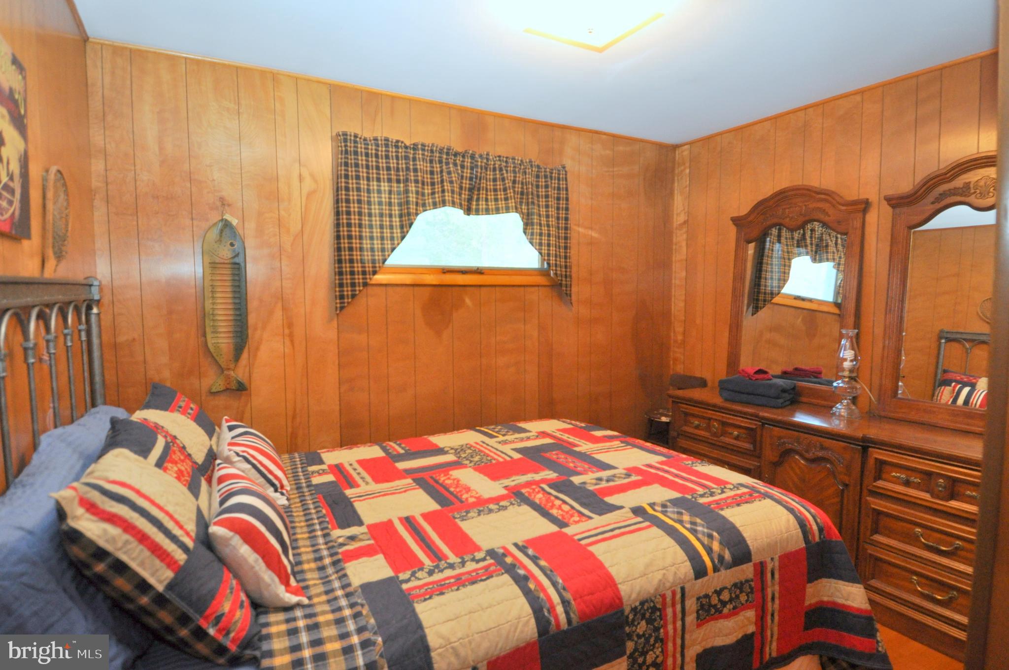 44 Johnsons Mill Road Berkeley Springs, WV 25411 - Photo 5 of 19