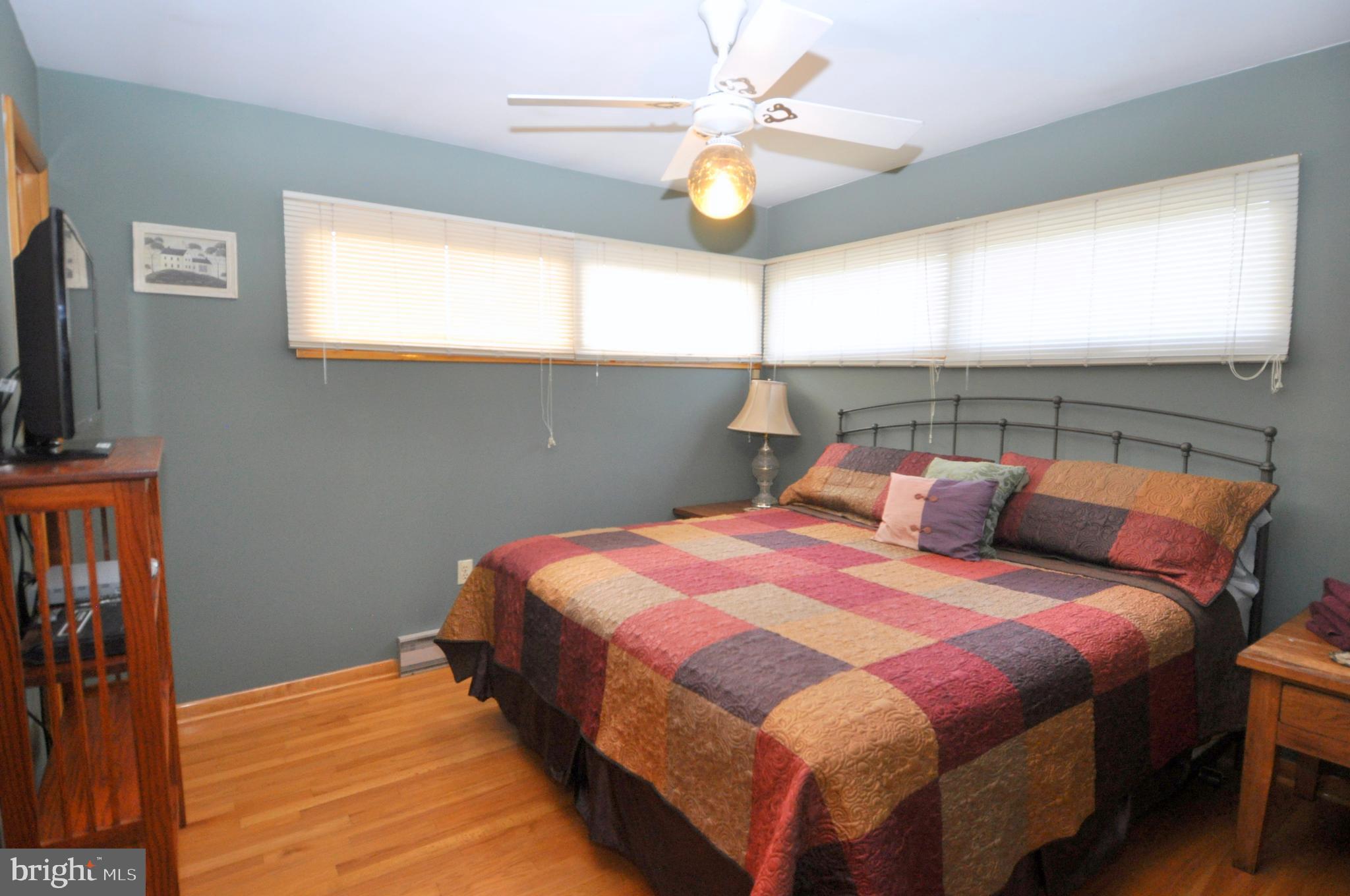44 Johnsons Mill Road Berkeley Springs, WV 25411 - Photo 7 of 19