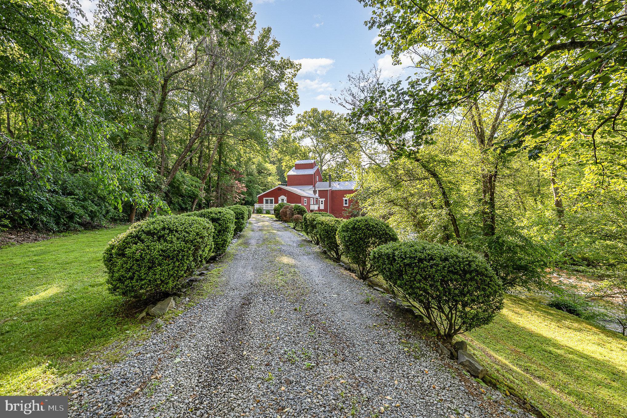 6908 South Roxbury Mill Road Spotsylvania, VA 22551 - Photo 6 of 92