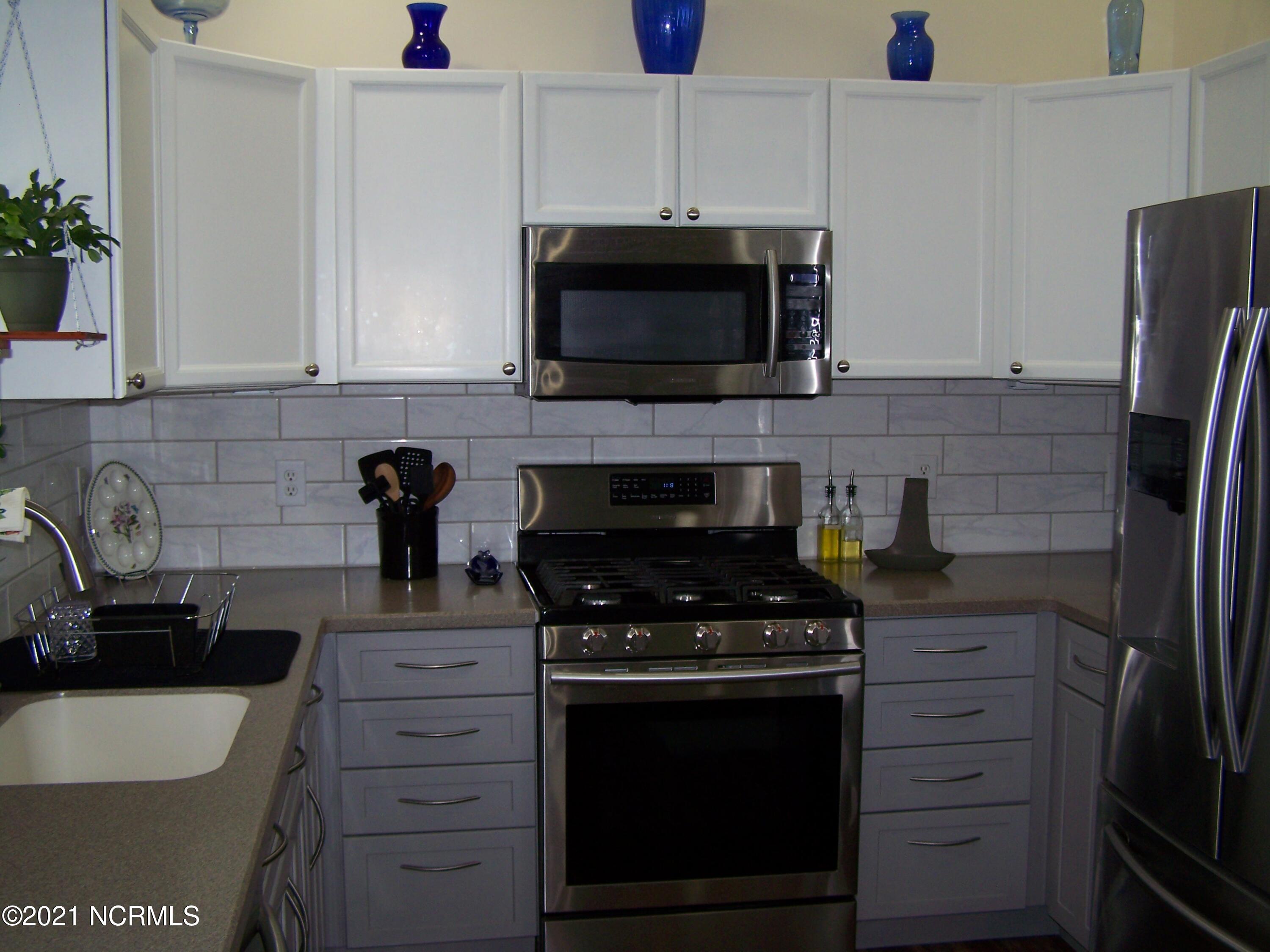 331 Pine Road Southport, NC 28461 - Photo 17 of 68 100_2723