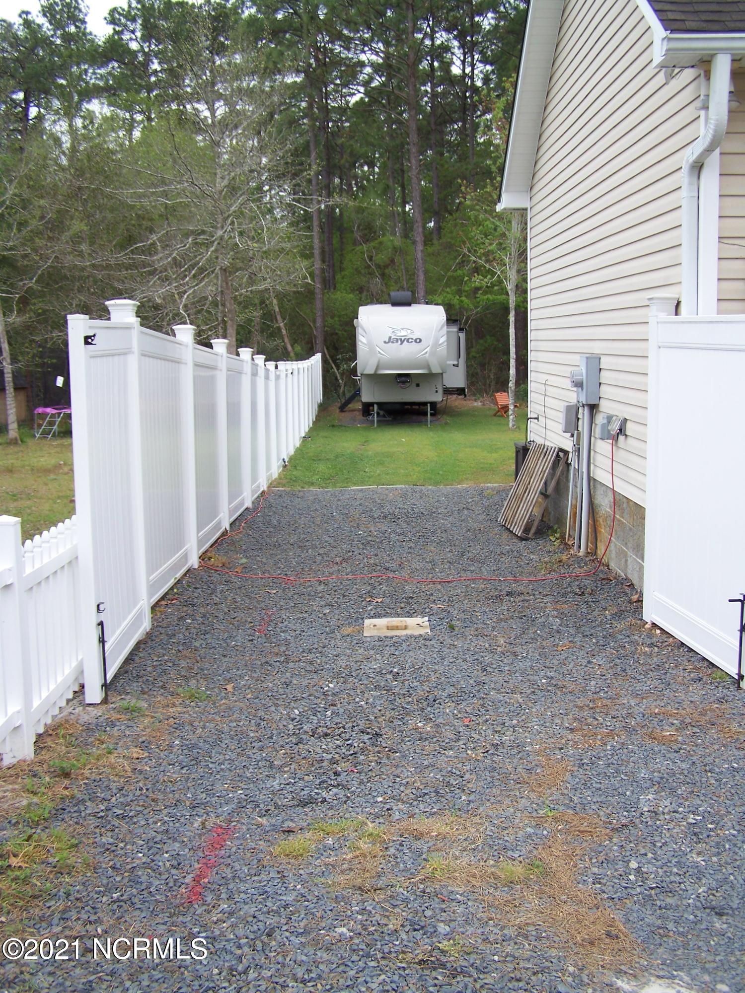331 Pine Road Southport, NC 28461 - Photo 5 of 68 100_2824