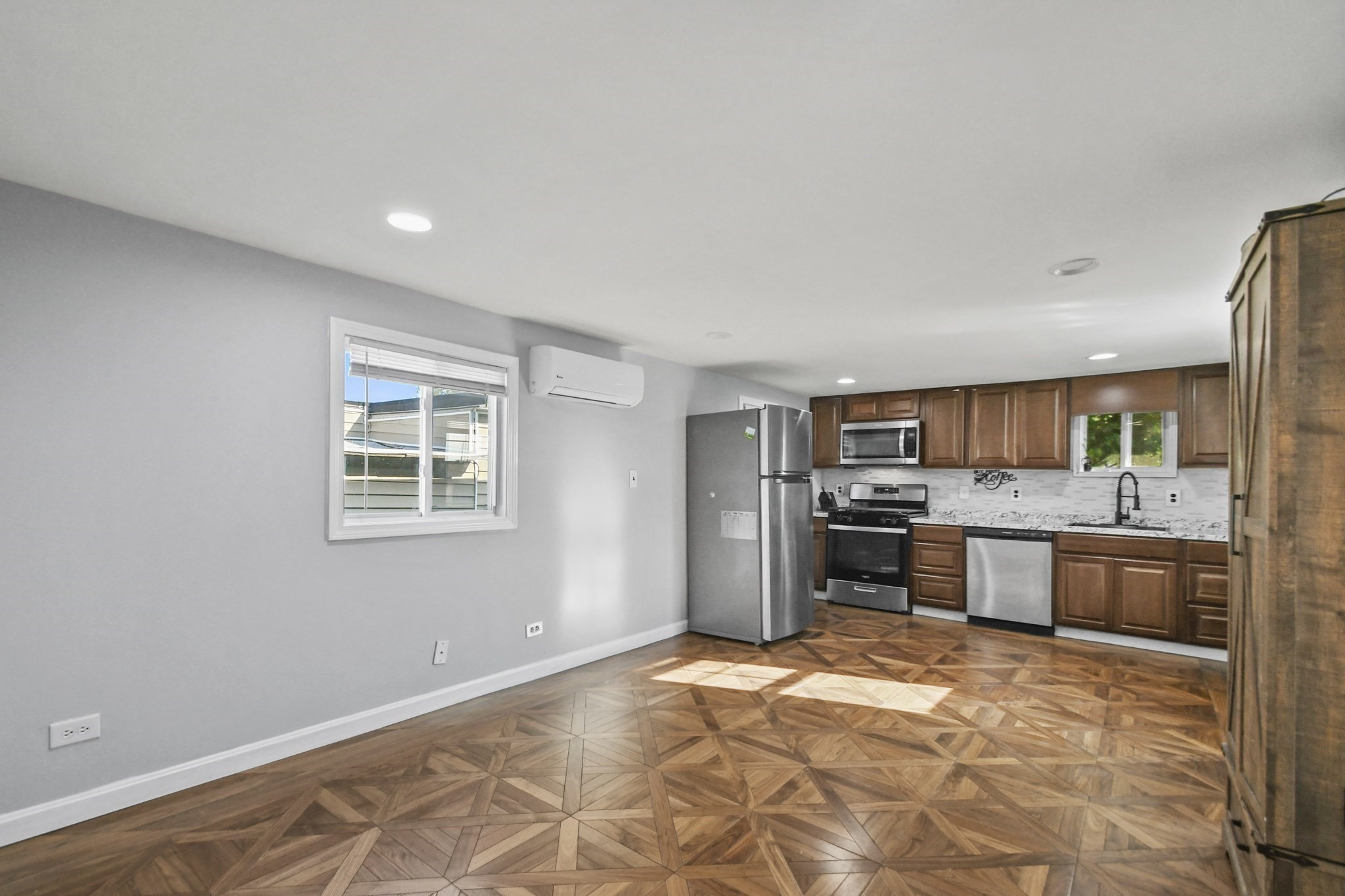 165 Turnpike Road, Unit 42 Westborough, MA 01581 - Photo 3 of 24 Gallery Image 3