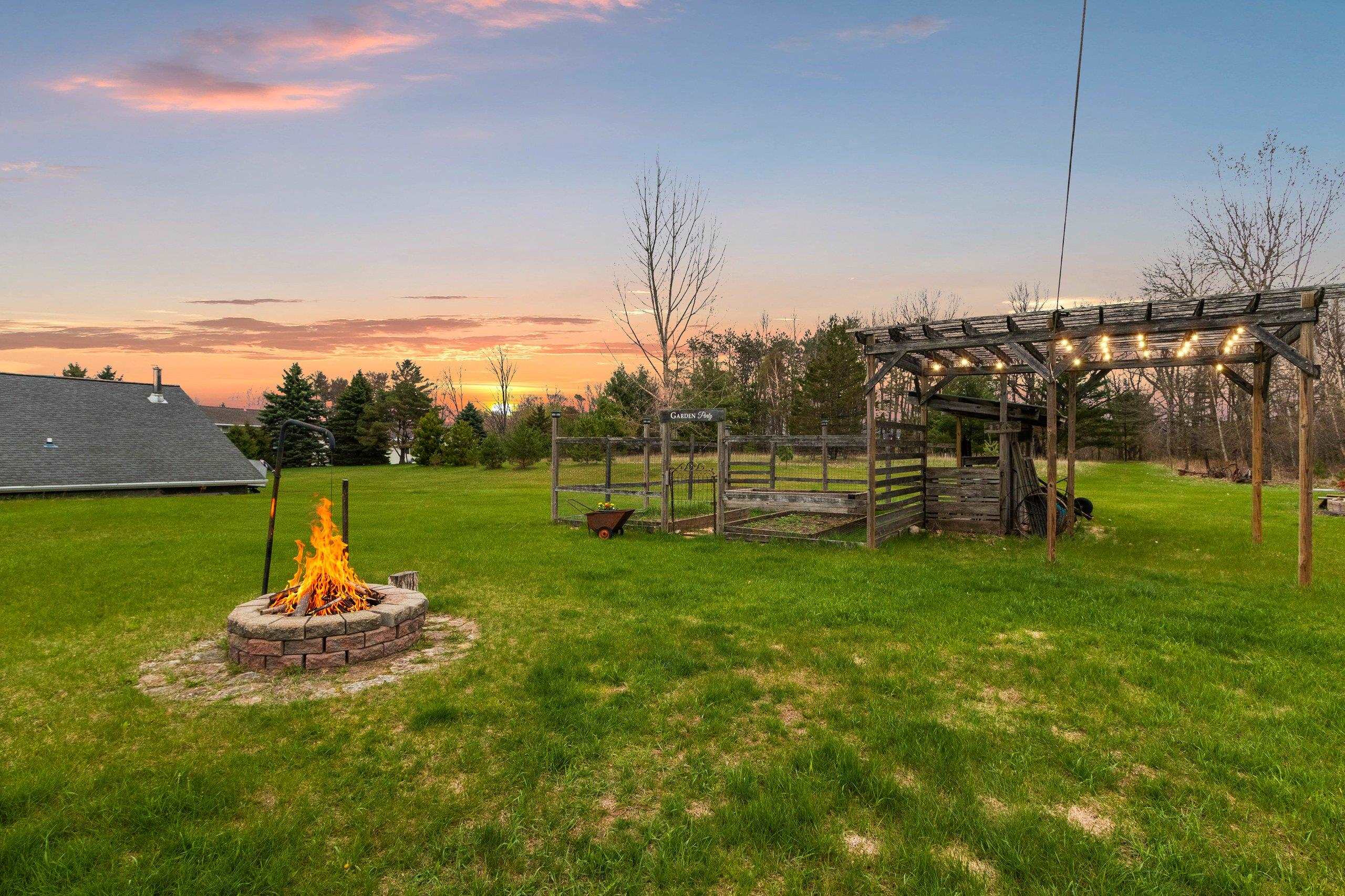 3208 Bridge Road Suamico, WI 54313 - Photo 5 of 51