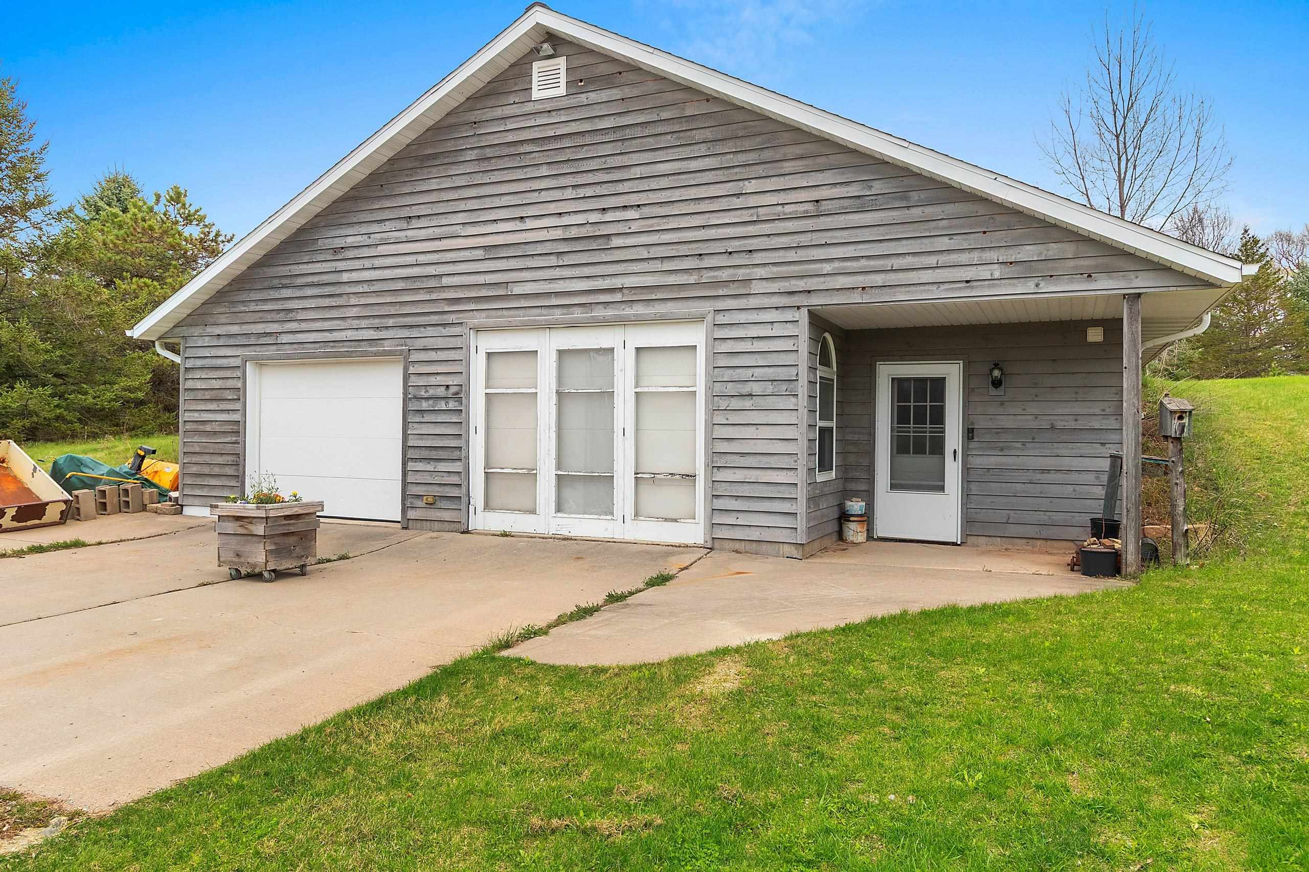 3208 Bridge Road Suamico, WI 54313 - Photo 10 of 51
