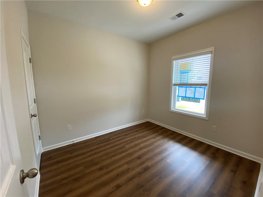 129 Granada Place Seneca, SC 29678 - Photo 4 of 40