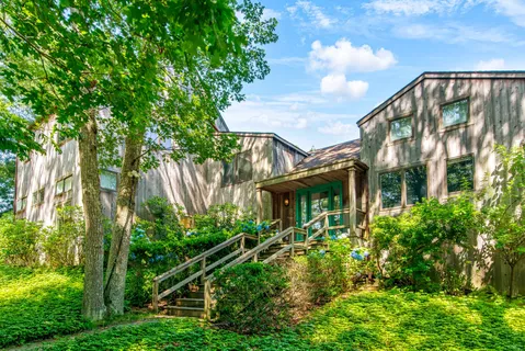 a view of a yard in front of house